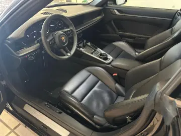 PORSCHE 992 Carrera Cabriolet Sportabgas SPORTSITZ-Plus
