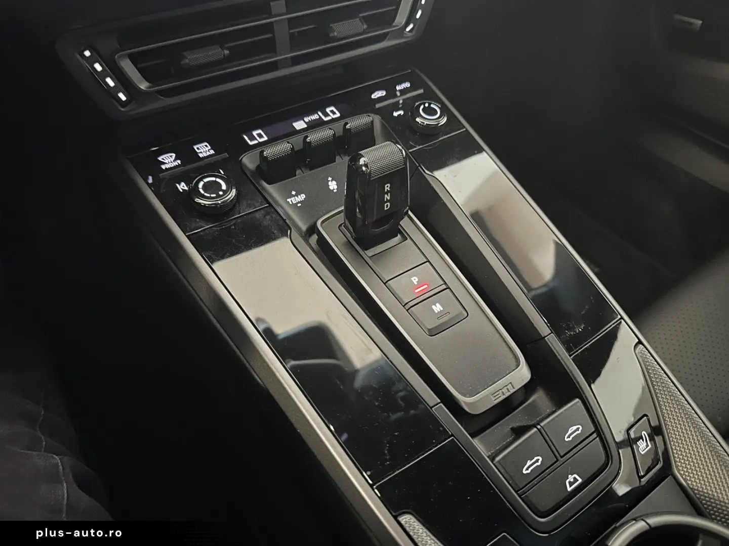 PORSCHE 992 Carrera Cabriolet Sportabgas SPORTSITZ-Plus