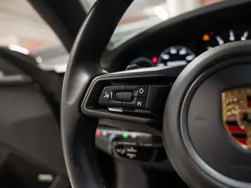 PORSCHE 992 Carrera S BOSE Rückfahrkamera Schiebedach