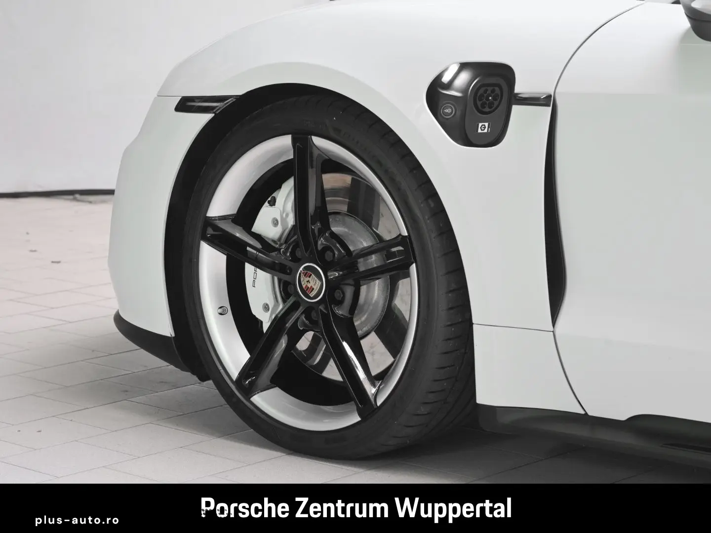 PORSCHE Taycan GTS Head-Up BOSE 21-Zoll Panoramadach