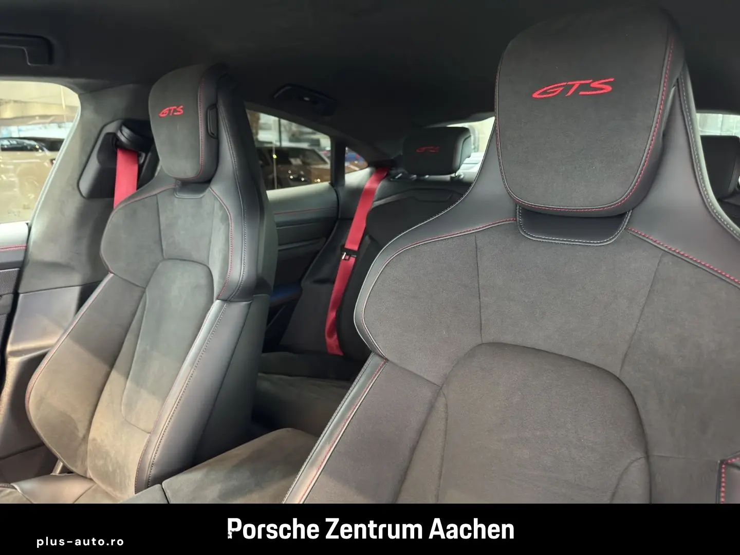 PORSCHE Taycan GTS Surround-View 21-Zoll Luftfederung