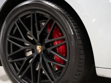 PORSCHE Macan GTS Abstandsregeltempostat Sport Chrono