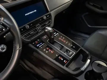 PORSCHE Macan GTS Abstandsregeltempostat Sport Chrono