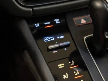 PORSCHE Macan GTS Abstandsregeltempostat Sport Chrono