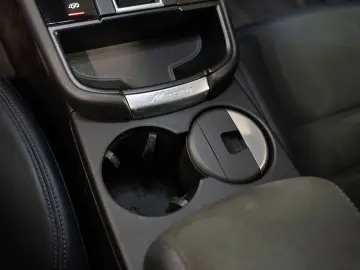 PORSCHE Macan GTS Abstandsregeltempostat Sport Chrono