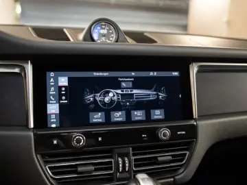 PORSCHE Macan GTS Abstandsregeltempostat Sport Chrono