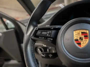 PORSCHE Macan GTS Abstandsregeltempostat Sport Chrono