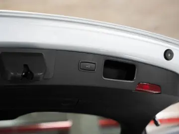 PORSCHE Macan GTS Abstandsregeltempostat Sport Chrono