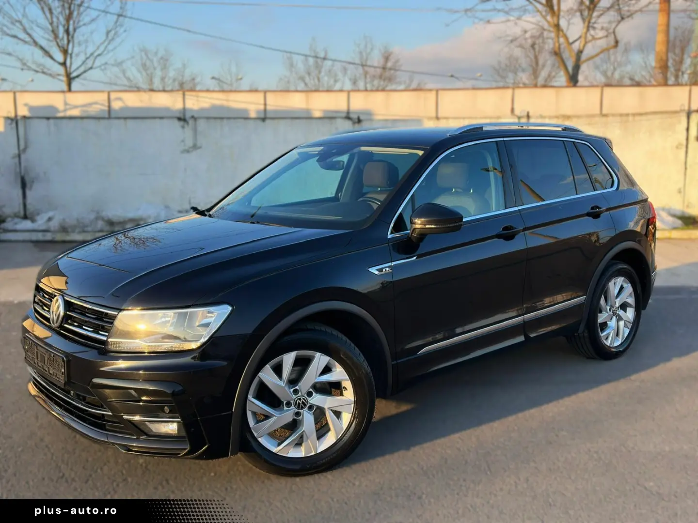 Volkswagen Tiguan 4Motion DSG  R-LINE