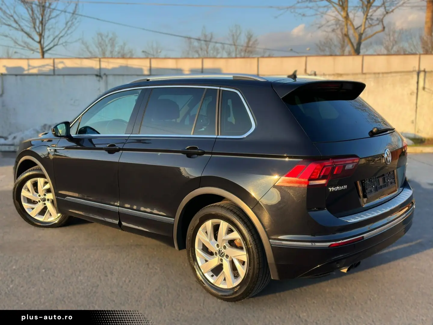 Volkswagen Tiguan 4Motion DSG  R-LINE