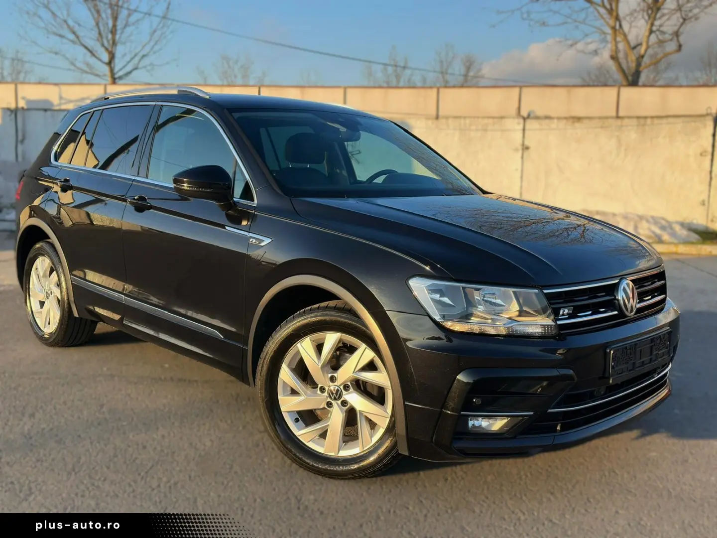 Volkswagen Tiguan 4Motion DSG  R-LINE