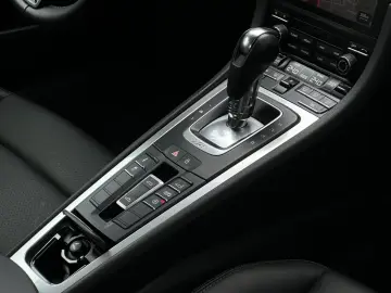 PORSCHE Boxster GTS 4.0 718 SHZ BOSE Lenkradheizung