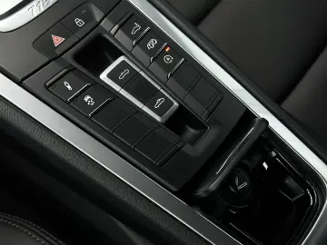 PORSCHE Boxster GTS 4.0 718 SHZ BOSE Lenkradheizung