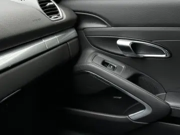 PORSCHE Boxster GTS 4.0 718 SHZ BOSE Lenkradheizung