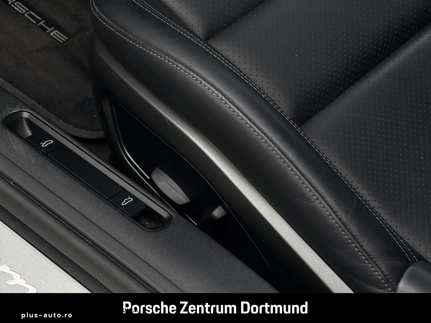 PORSCHE 992 911 Carrera Sportabgas Surround-View BOSE