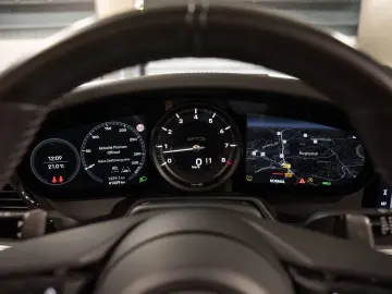 PORSCHE 992 Carrera GTS Cabriolet BOSE Hinterachslenkung