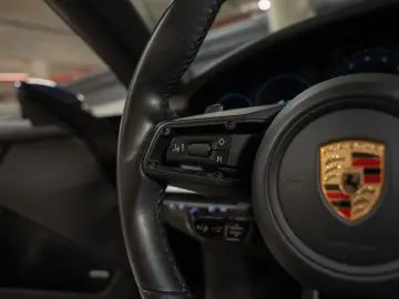 PORSCHE 992 Carrera GTS Cabriolet BOSE Hinterachslenkung