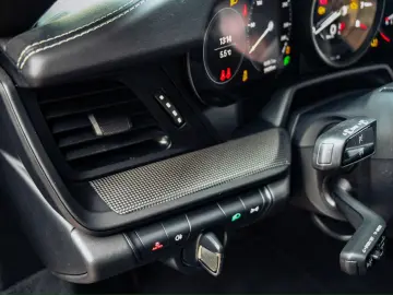 PORSCHE 992 911 Carrera GTS BOSE  CARBON  PANO  360 CAM