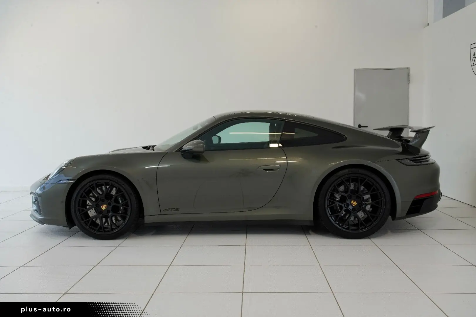 PORSCHE 992 GTS  AERO-KIT VOLL-SCHALE AVENTURIN-GRÜN