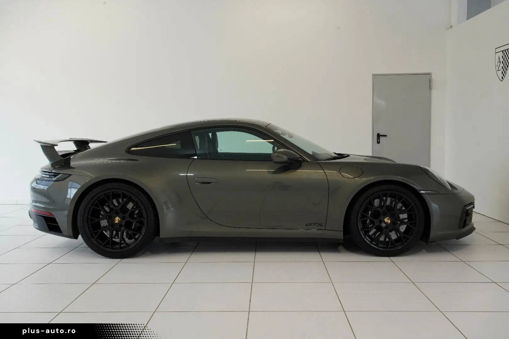 PORSCHE 992 GTS  AERO-KIT VOLL-SCHALE AVENTURIN-GRÜN