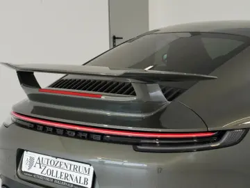 PORSCHE 992 GTS  AERO-KIT VOLL-SCHALE AVENTURIN-GRÜN