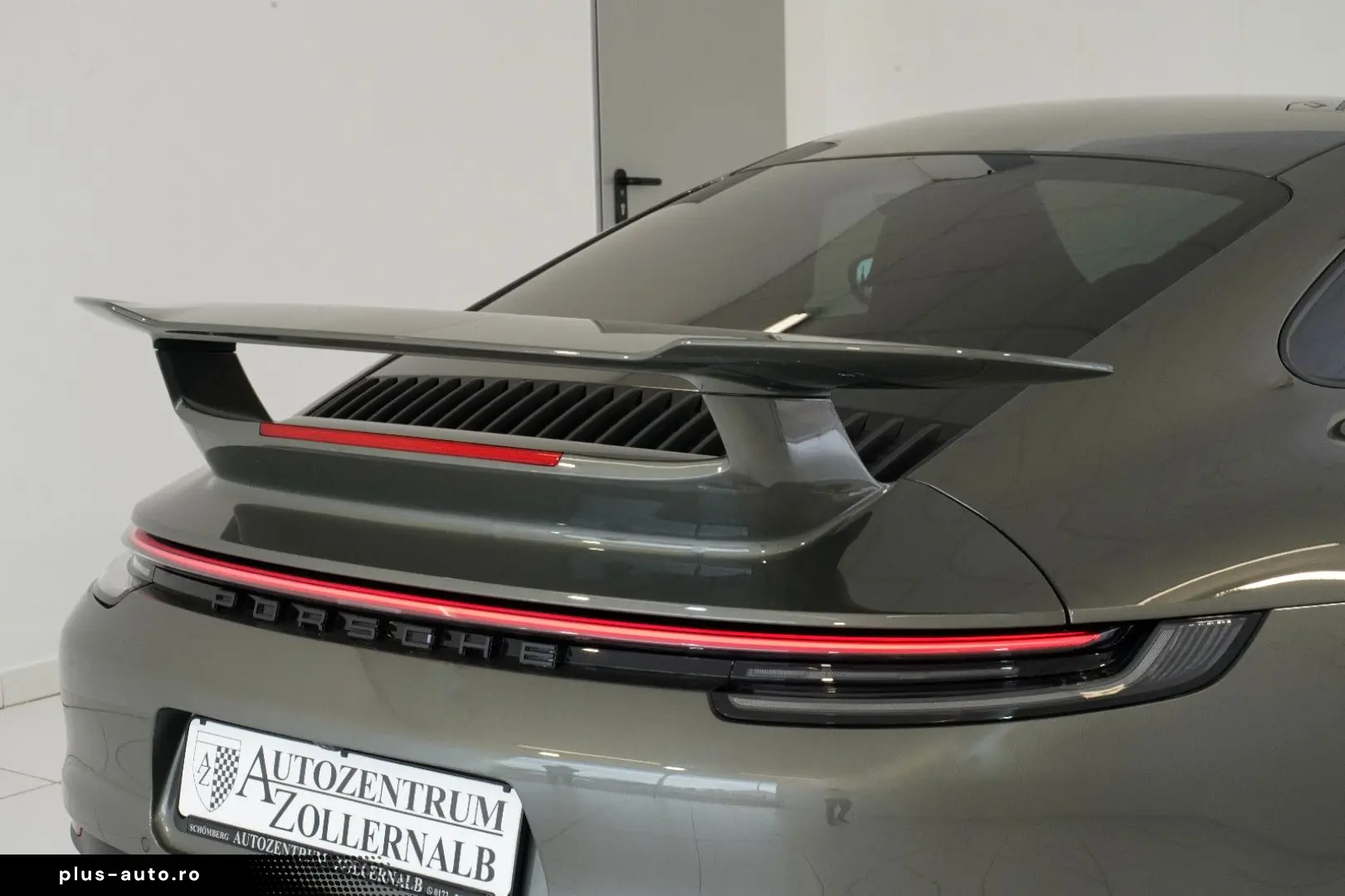 PORSCHE 992 GTS  AERO-KIT VOLL-SCHALE AVENTURIN-GRÜN