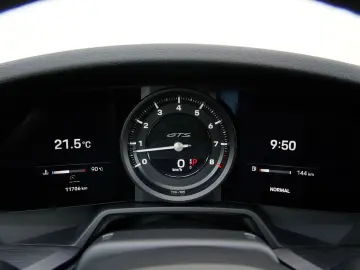 PORSCHE 992 GTS  AERO-KIT VOLL-SCHALE AVENTURIN-GRÜN