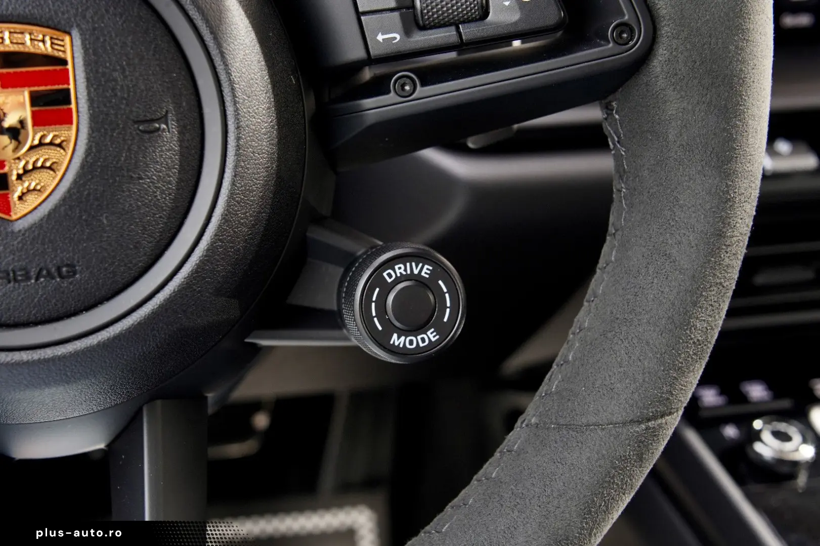 PORSCHE 992 GTS  AERO-KIT VOLL-SCHALE AVENTURIN-GRÜN