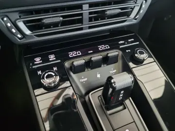 PORSCHE 992 Carrera 4 GTS  Lift Vierrad-Lenk. Burmester