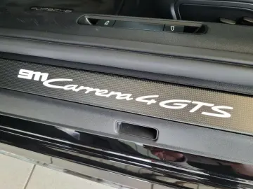 PORSCHE 992 Carrera 4 GTS  Lift Vierrad-Lenk. Burmester