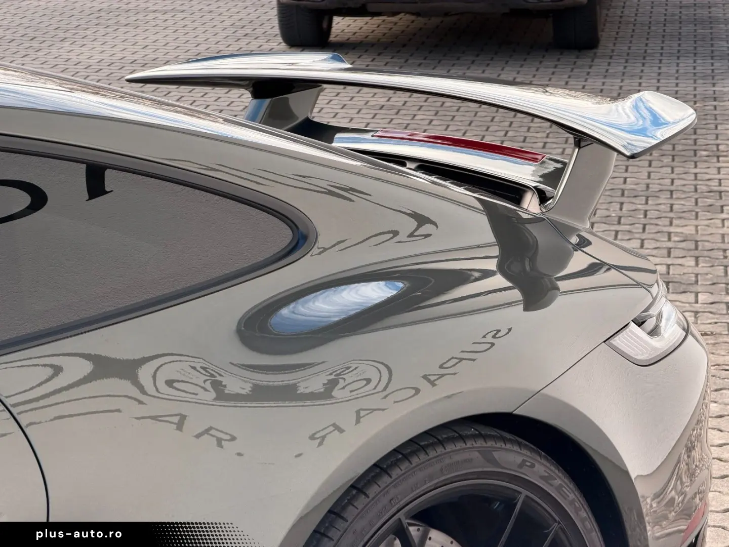 PORSCHE 911 992 Carrera 4 Gts mit Aero Kit Lift Glasdach