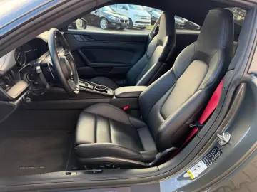 PORSCHE 911 992 Carrera 4 Gts mit Aero Kit Lift Glasdach