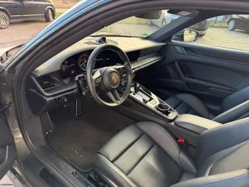 PORSCHE 911 992 Carrera 4 Gts mit Aero Kit Lift Glasdach