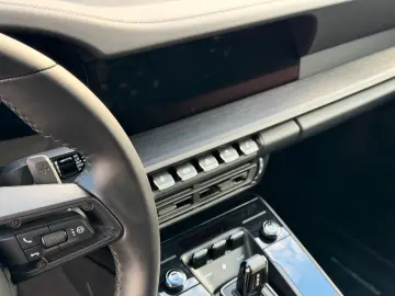 PORSCHE 911 992 Carrera 4 Gts mit Aero Kit Lift Glasdach