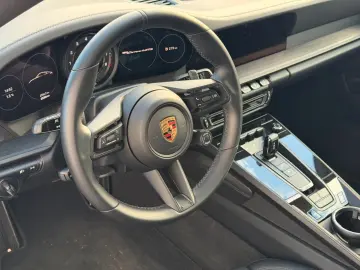 PORSCHE 911 992 Carrera 4 Gts mit Aero Kit Lift Glasdach