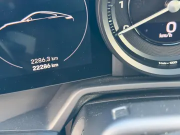 PORSCHE 911 992 Carrera 4 Gts mit Aero Kit Lift Glasdach