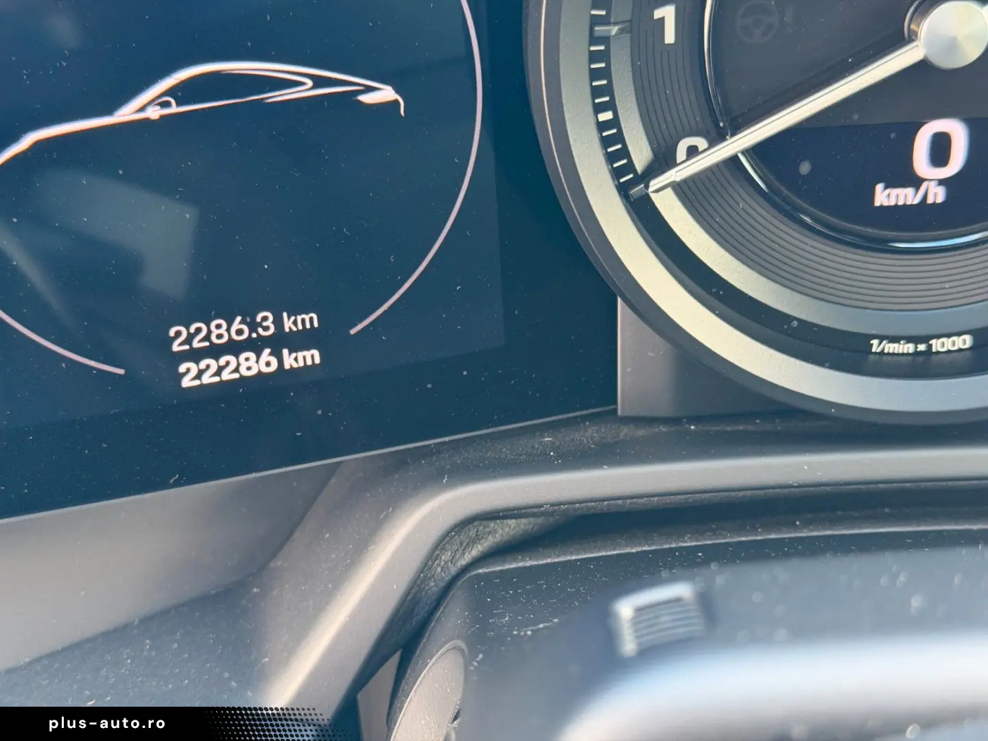 PORSCHE 911 992 Carrera 4 Gts mit Aero Kit Lift Glasdach