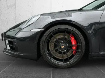 PORSCHE 992 911 Carrera 4 GTS Schiebe- Hubdach BOSE 360