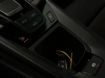 PORSCHE 992 911 Carrera 4 GTS Schiebe- Hubdach BOSE 360