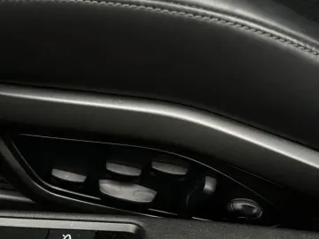 PORSCHE 992 911 Carrera 4 GTS Schiebe- Hubdach BOSE 360