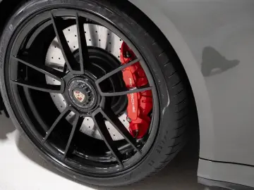 PORSCHE 992 Carrera 4 GTS BOSE Schiebedach Surround View