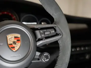 PORSCHE 992 Carrera 4 GTS BOSE Schiebedach Surround View
