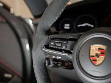 PORSCHE 992 Carrera 4 GTS BOSE Schiebedach Surround View