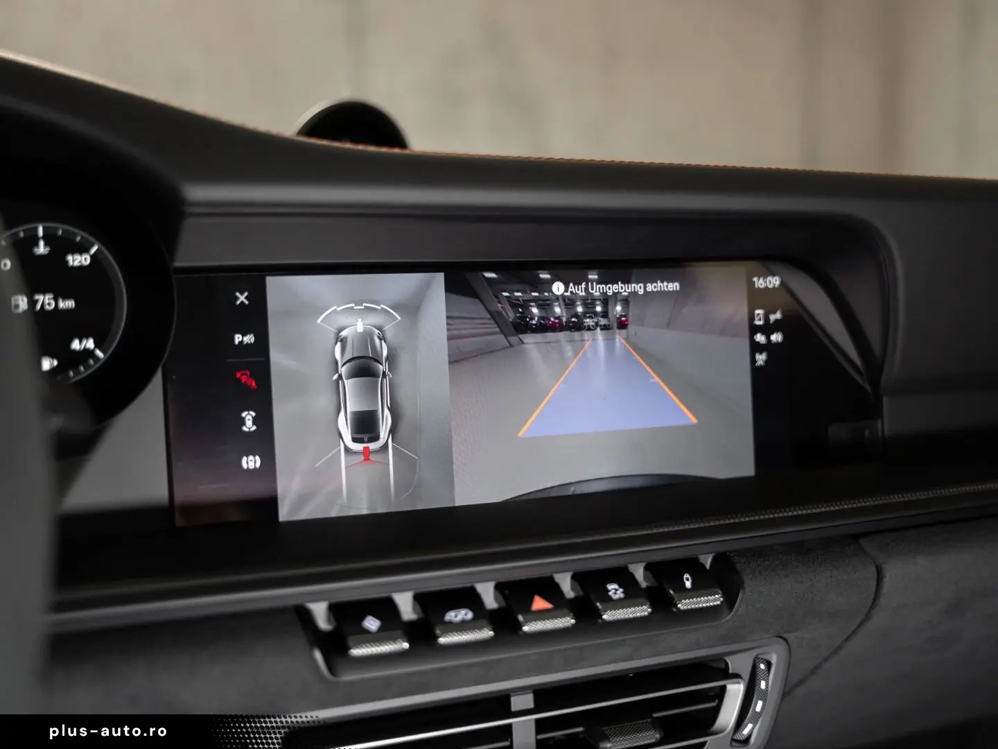 PORSCHE 992 Carrera 4 GTS BOSE Schiebedach Surround View