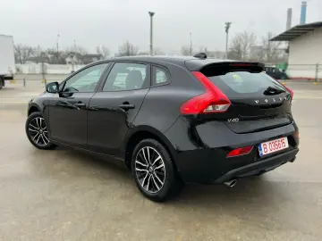 V40 2.0d D3 Momentum