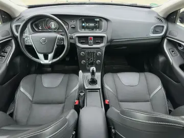 V40 2.0d D3 Momentum