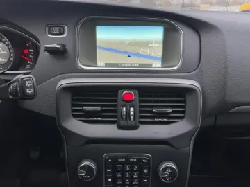 V40 2.0d D3 Momentum