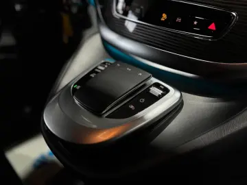 MERCEDES-BENZ V 300 d extralang AHK LED 7.SITZER