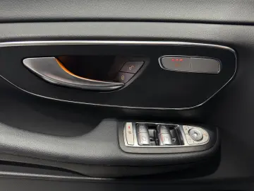 MERCEDES-BENZ V 300 d extralang AHK LED 7.SITZER