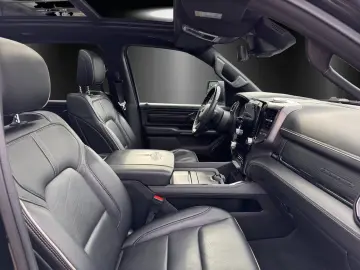 DODGE RAM 1500 Limited Night 5.7 V8